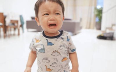 【嬰兒分離焦慮症狀全攻略】寶寶黏人哭鬧是生病嗎？發作年齡、6大典型症狀與舒緩解方